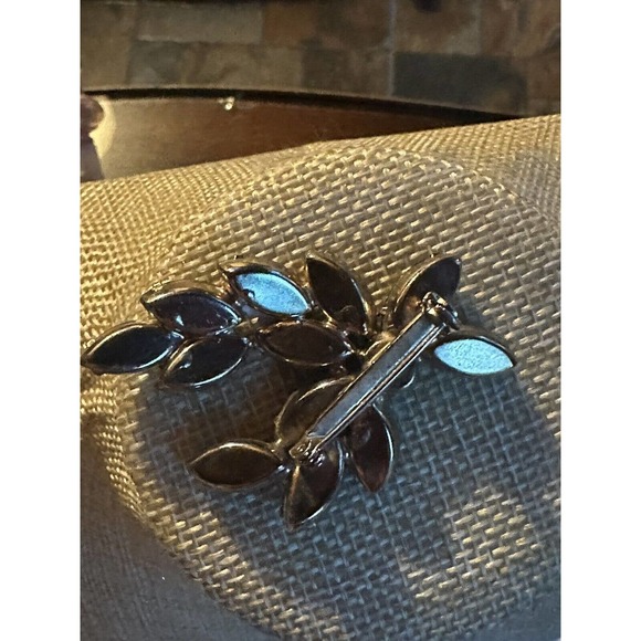 VTG JULIANA EMERALD GREEN MARQUISE RHINSTONE/ AB ROUND CENTER STONE BROOCH 2” - Picture 7 of 7